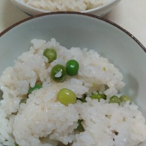 グリンピースご飯